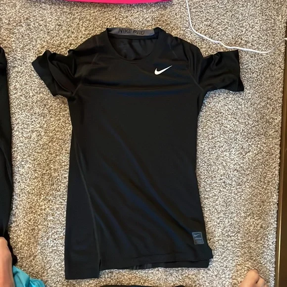 NIKE BUNDLE - Picture 4 of 16
